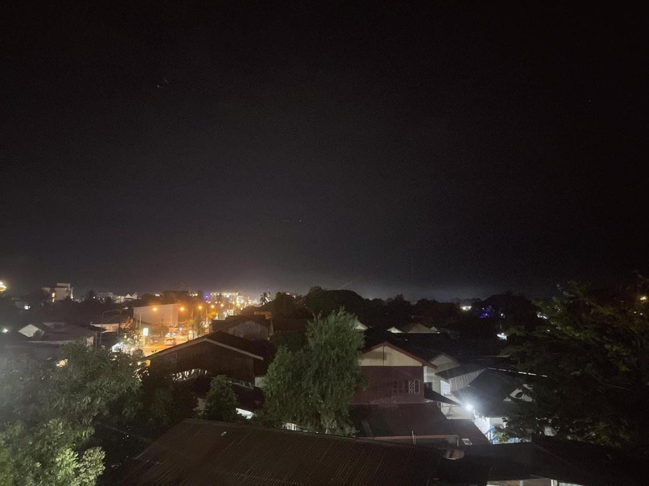 Smile Guesthouse Vangvieng วังเวียง ภายนอก รูปภาพ
