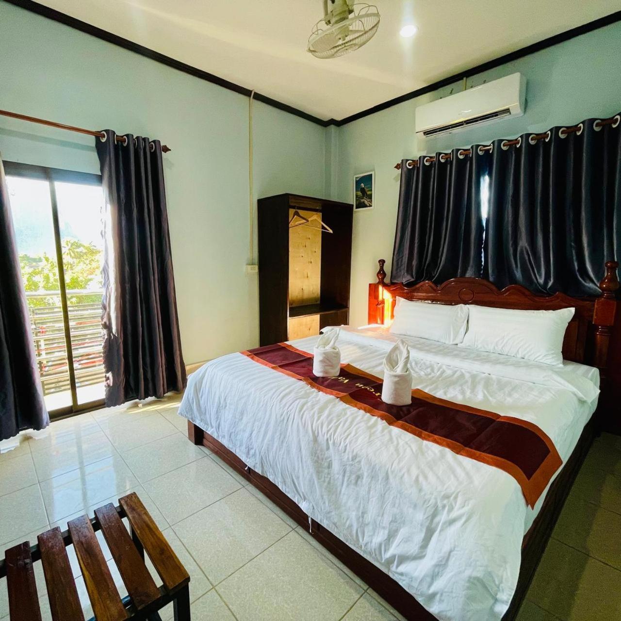 Smile Guesthouse Vangvieng วังเวียง ภายนอก รูปภาพ