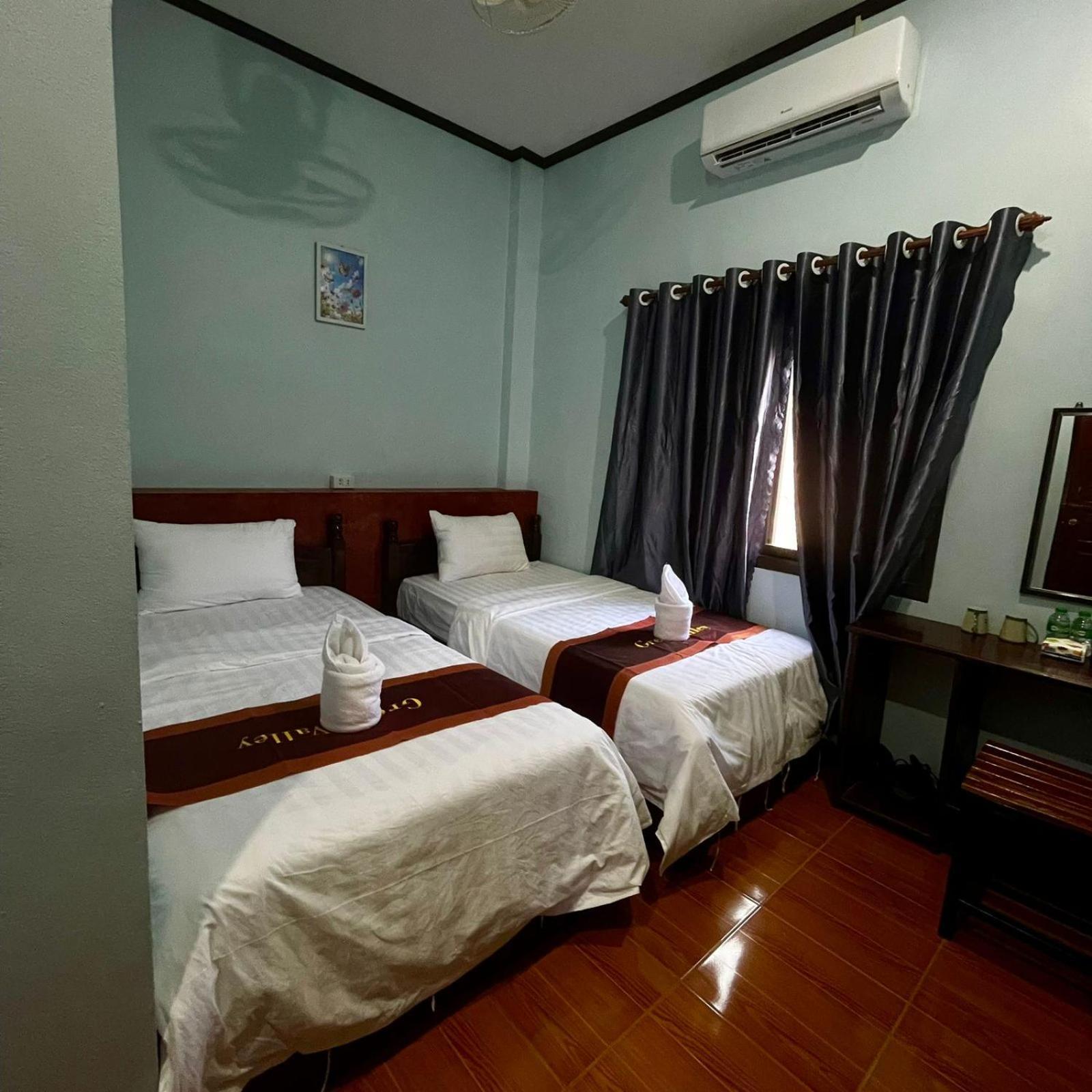 Smile Guesthouse Vangvieng วังเวียง ภายนอก รูปภาพ