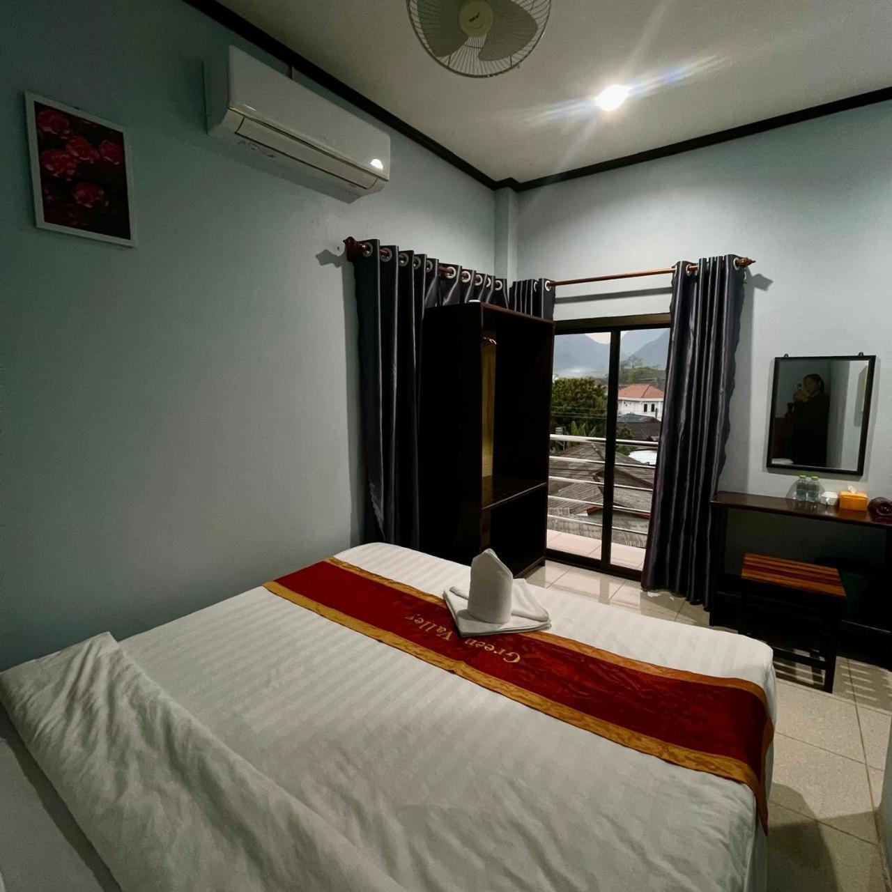 Smile Guesthouse Vangvieng วังเวียง ภายนอก รูปภาพ