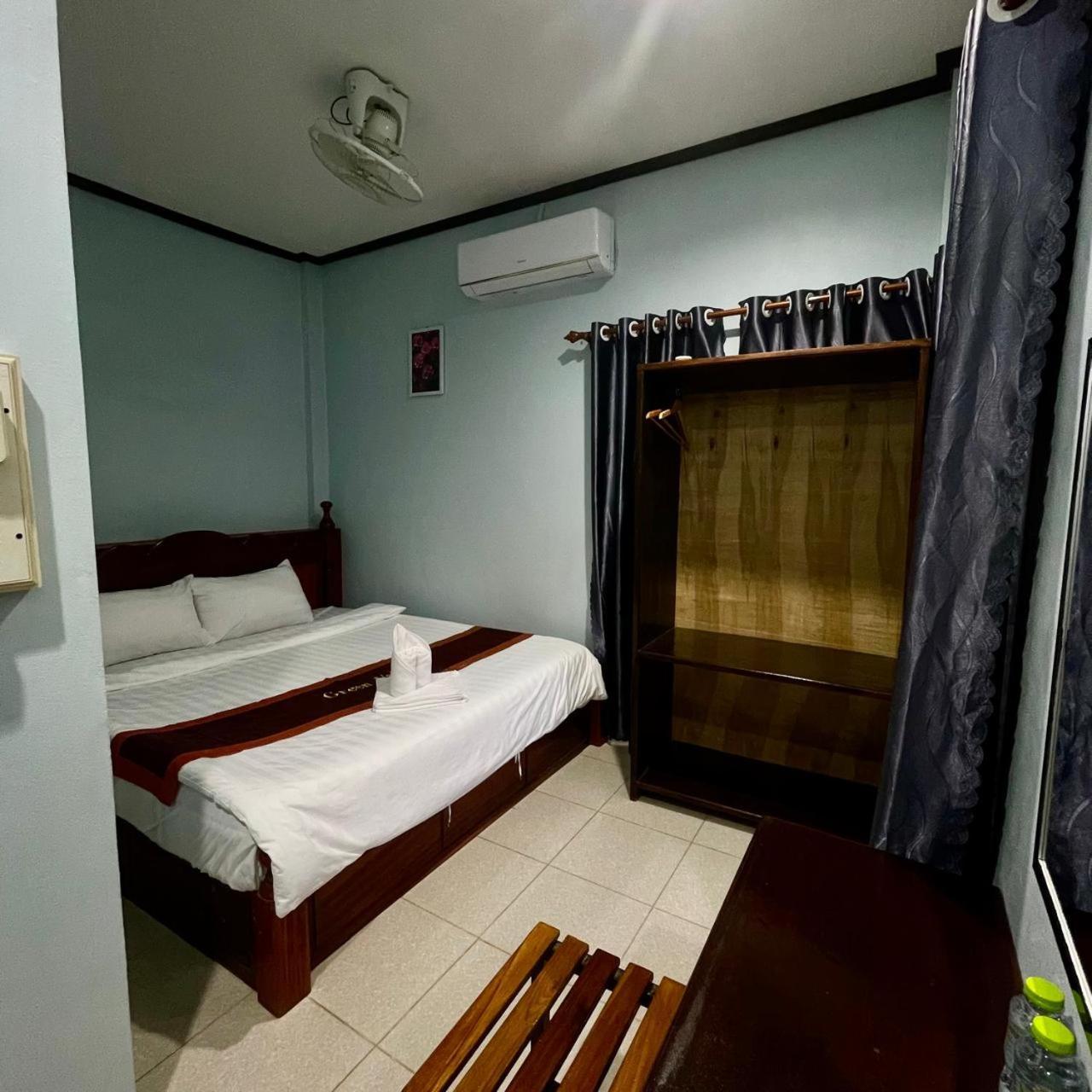 Smile Guesthouse Vangvieng วังเวียง ภายนอก รูปภาพ
