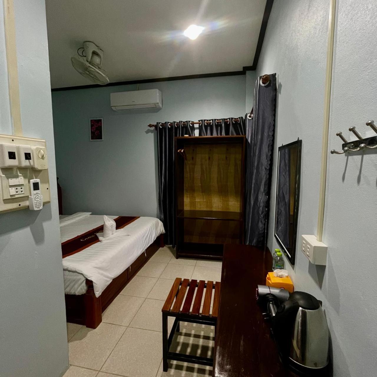 Smile Guesthouse Vangvieng วังเวียง ภายนอก รูปภาพ