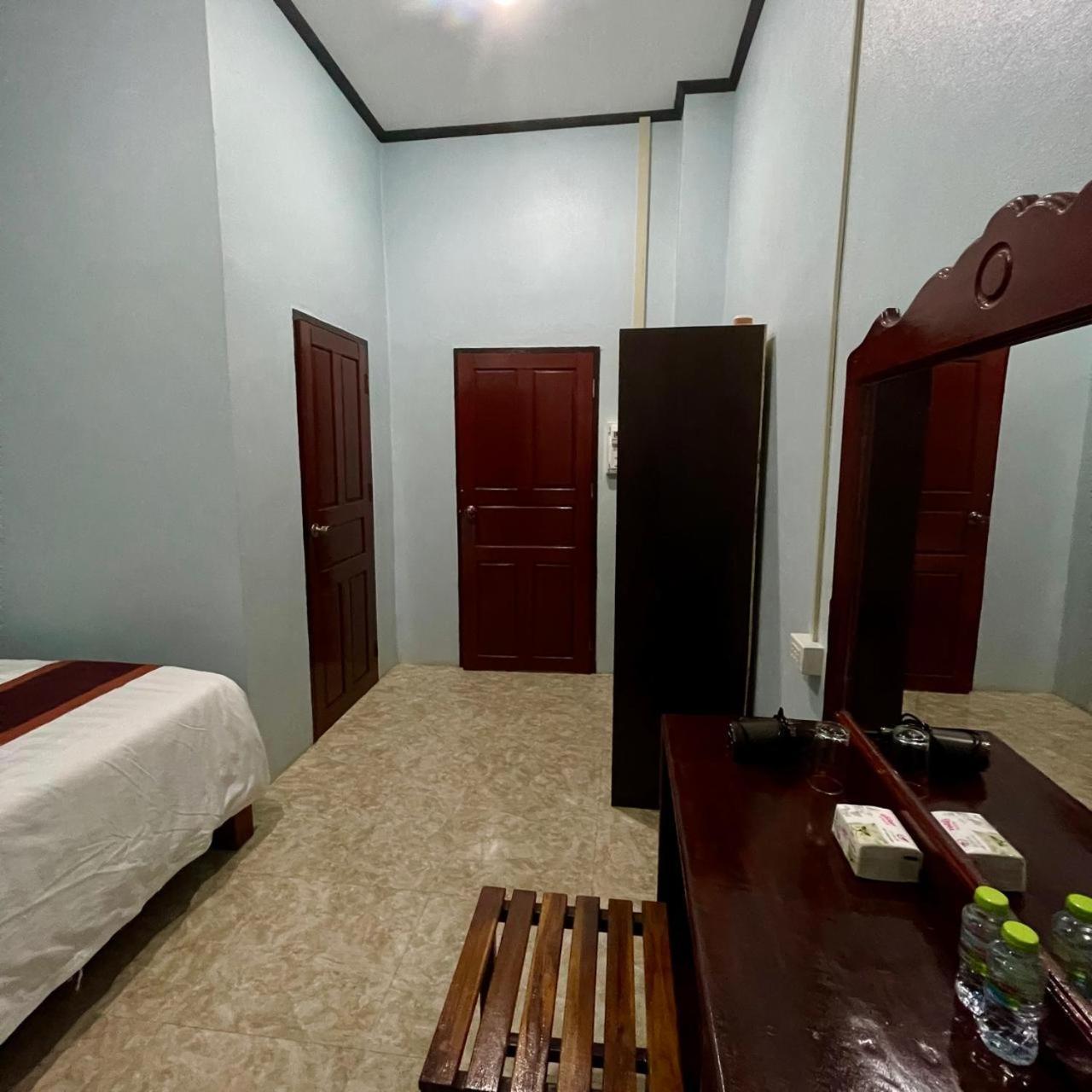 Smile Guesthouse Vangvieng วังเวียง ภายนอก รูปภาพ