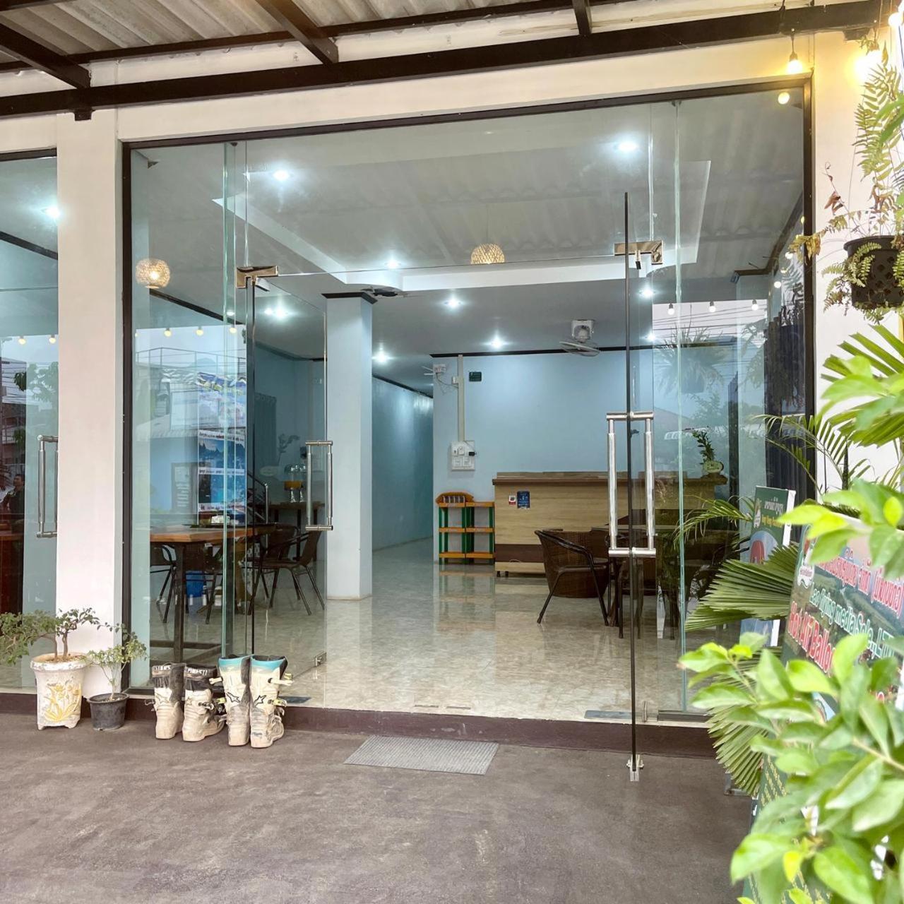 Smile Guesthouse Vangvieng วังเวียง ภายนอก รูปภาพ
